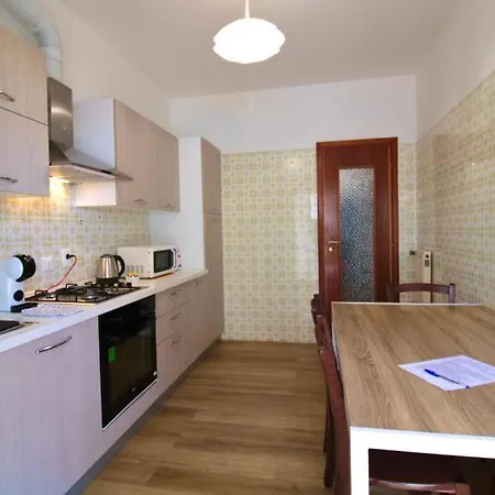 - Disco Paradise Apartman Riva Ligure