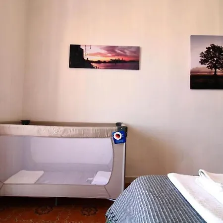 - Disco Paradise Apartman Riva Ligure
